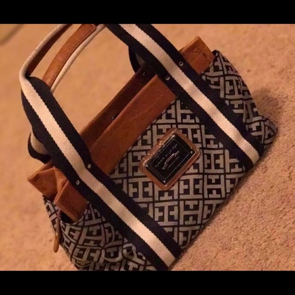Handbag - Picture 2 of 4